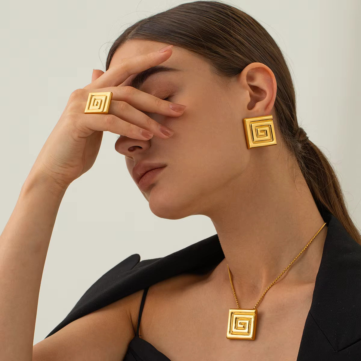 Boucles d’oreilles ornées Olympia en acier inoxydable
